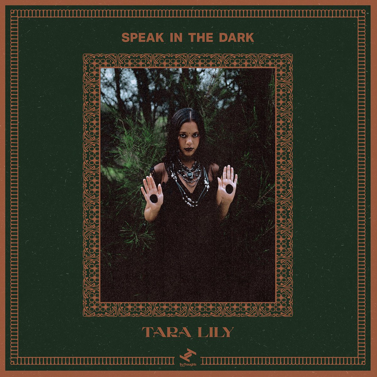 TARA LILY : Speak in the dark taralily_speainthedark